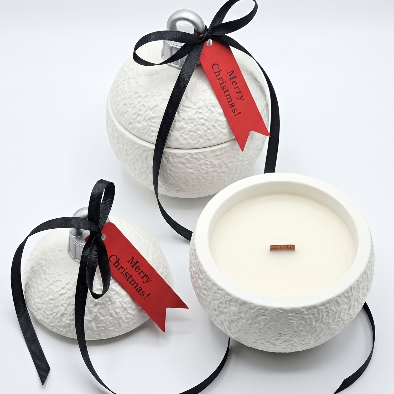 Sviečka Christmas Bauble Classic MINI - Biela / Strieborná / Zimné Kúzlo