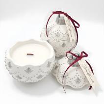 Sviečka Christmas Bauble Enchanted - Biela / Strieborná / Zimné Kúzlo